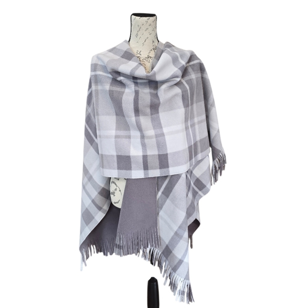Rachel Roy Gray White Plaid Fleece Fringed Wrap Poncho Cape OS